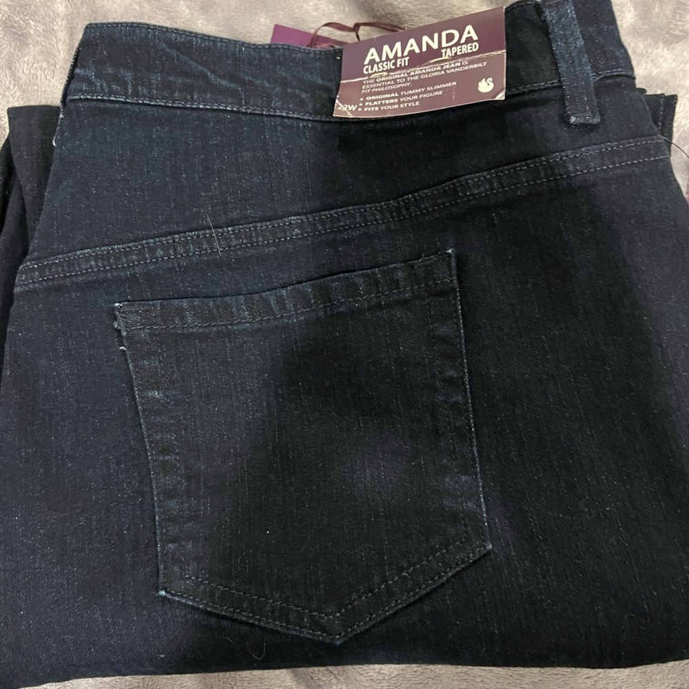 Amanda Classic Fit Tapered Jeans